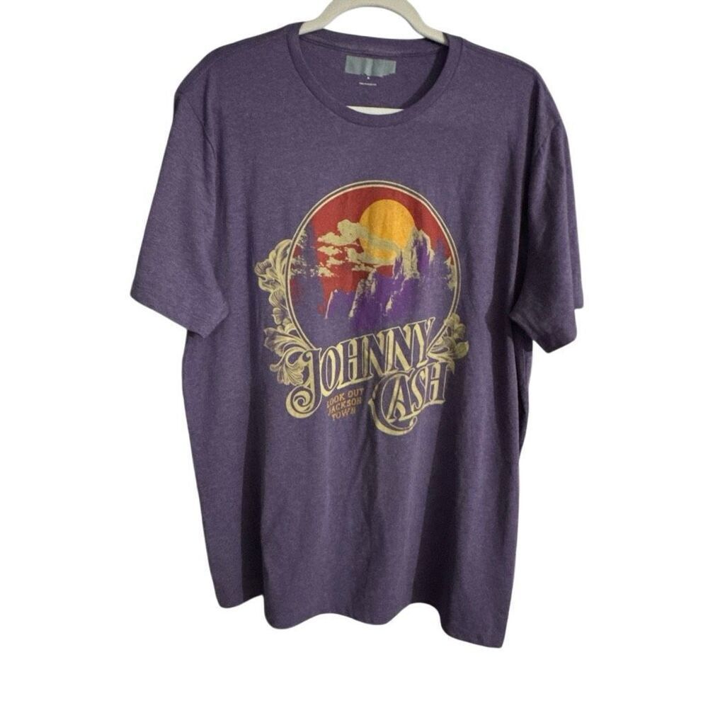 Purple Graphic “Johnny Cash” T-shirt, short sleeve. Size XL